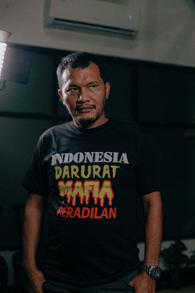 Nicho_Silalahi's tweet photo. Perang terhadap Mafia Hukum dan Mafia Peradilan Telah Kita Gaungkan, Dari Cilegon Kita Mulai Perang Itu, Semoga Api Kemarahan Rakyat Terhadap Mafia Hukum dan Mafia Peradilan Merembet Kedaerah Lain, Sehingga Pemerintahan Presiden @prabowo Bersih Dari Mafia Hukum dan Mafia Peradilan.