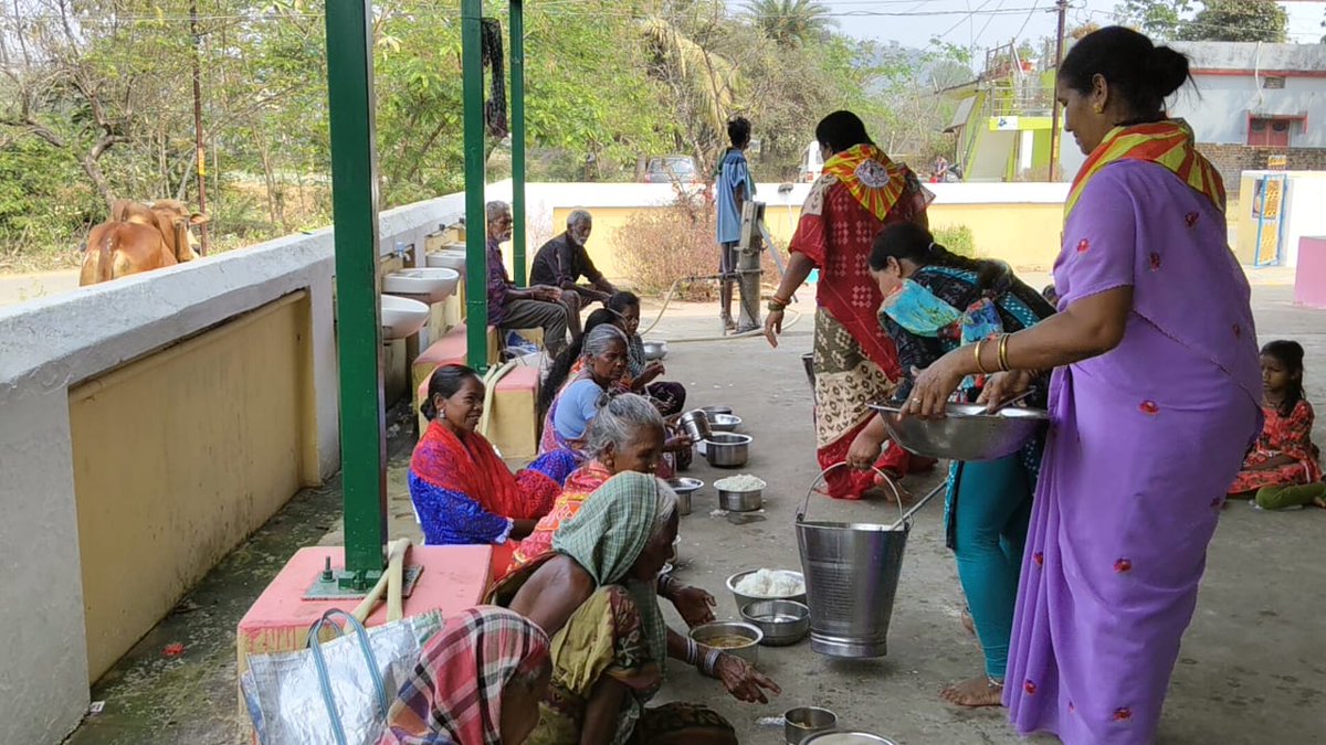 sathyasaiodisha's tweet photo. Loving Sairam..
With the Blessings of Sri Sathya Sai Baba, Weekly Narayan Seva was lovingly undertaken by the devotees of Malkangiri Samithi of Malkangiri District on Sunday, 01.03.2026, at the adopted village, Kadabahal.
#NarayanSeva
#Seva
#Malkangiri
-Media Team https://t.co/BRU9BLOv5c
