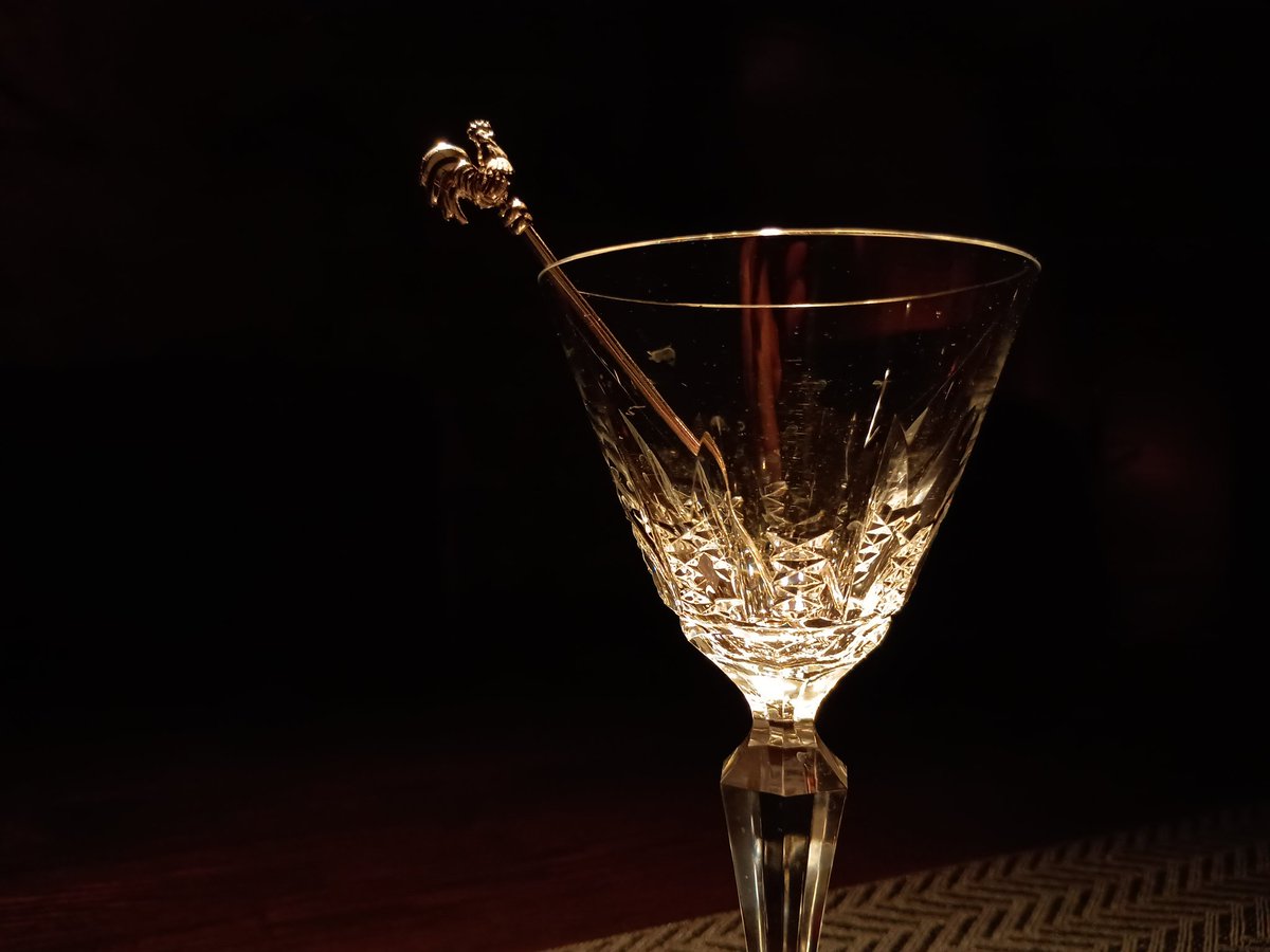 BartenderTaro's tweet photo. へへへ。。。
念願の純銀製コックテイルカクテルピンを作った。
輝きと重さが良い。
10cm。色々なサイズのカクテルグラスに合うように。

販売もします。
一本¥11,000-（税込）となります。
純銀なので価値は下がらないです。ご希望の方はご連絡ください😊
#bartarrows  #カクテルピン #純銀製 https://t.co/2llV6sXtM1