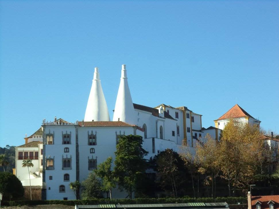 skymanuelima's tweet image. A Vila de Sintra inclui o sítio Paisagem Cultural de Sintra, Património Mundial da UNESCO e tem recusado ser elevada a categoria de cidade, apesar de ser sede do segundo mais populoso município em Portugal, segundo a Câmara Municipal de Sintra.  #Sintra #visitPortugal #viagens