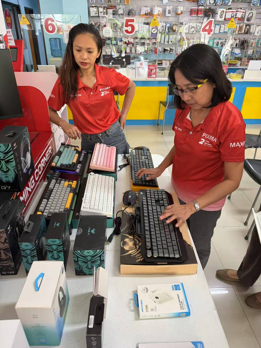Aulainnovations's tweet photo. 🔋 AULA x Computer World: Knowledge is Power! Had an insightful Product Training with the team to equip our retail partners with the latest tech. Expertise meets excellence! 🚀

#Aula #ComputerWorld #ProductTraining https://t.co/bV3xSeCTuv