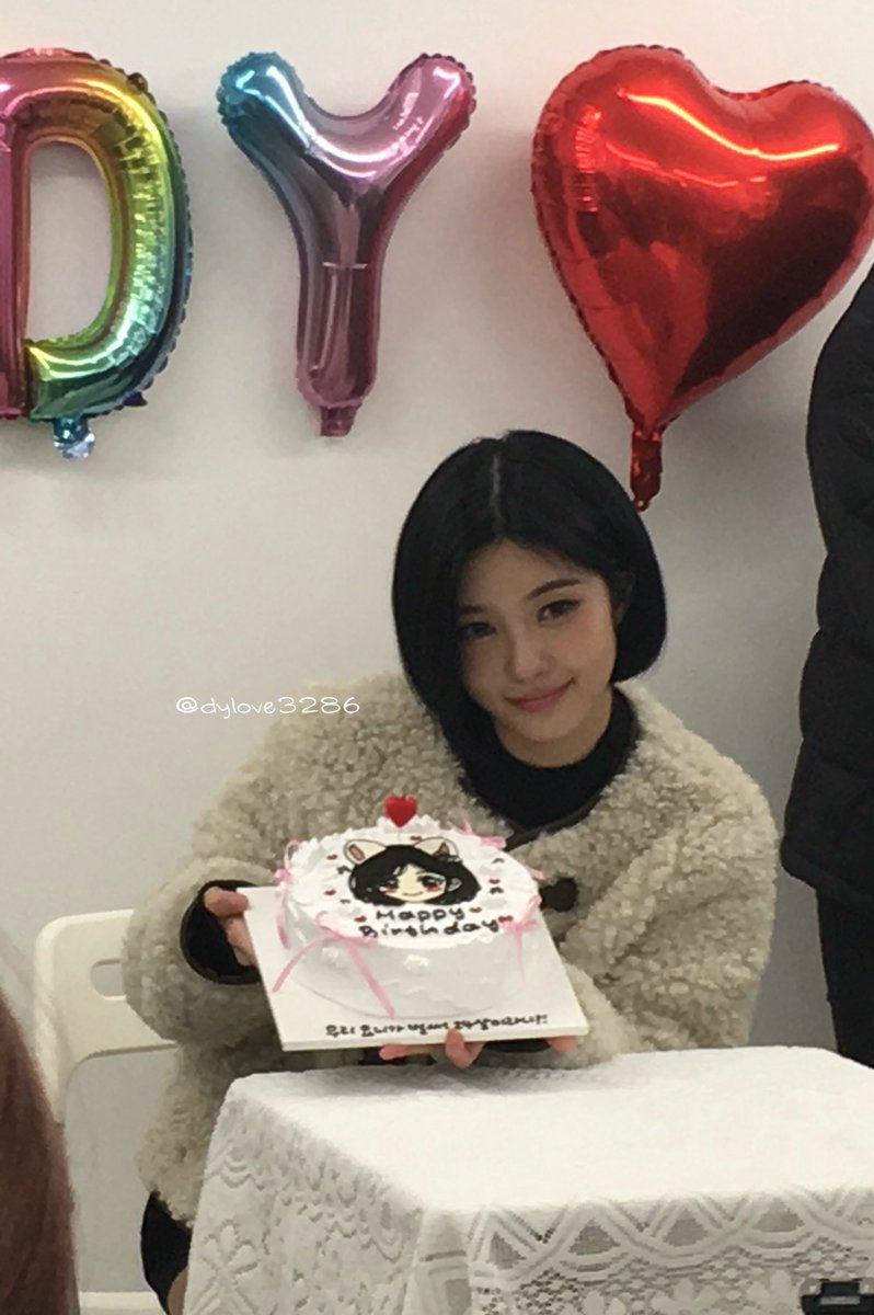 dylove3286's tweet photo. 260302 카페 호또코히
다연언니 생일 듀카해,,🤍
완전히공주다
#햇살같은_요니의_멜로디
#SpringMelody_with_Dayeon https://t.co/QckbzR6IdZ