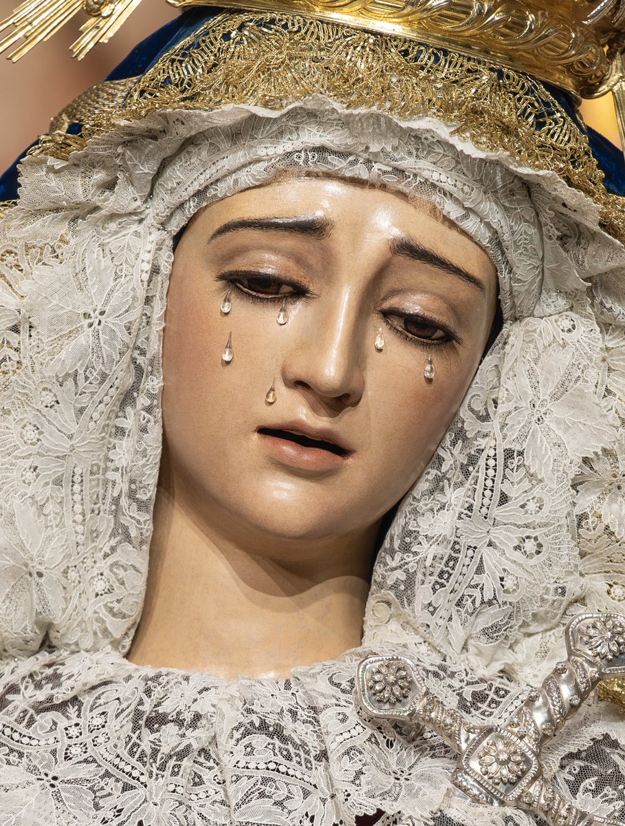 “Mirar a la Virgen del Mayor Dolor y Traspaso es aprender a vivir nuestras cruces con esperanza, a acompañar el dolor ajeno sin huir y a creer que Dios sigue actuando incluso cuando todo parece oscuro; ahí, Dios enciende una luz”.

#MayorDoloryTraspaso
#GranPoder2026