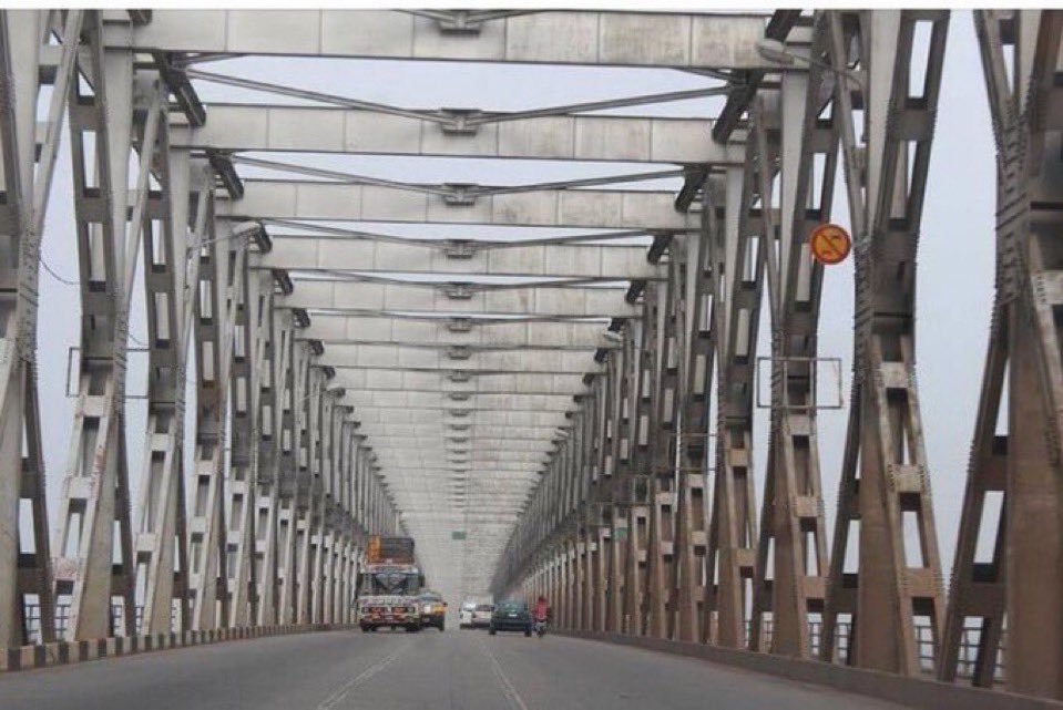 blvckboyofph's tweet photo. Wrong answers only 

Where in Nigeria is this ? 🌝😂 https://t.co/50BOSS7X0l