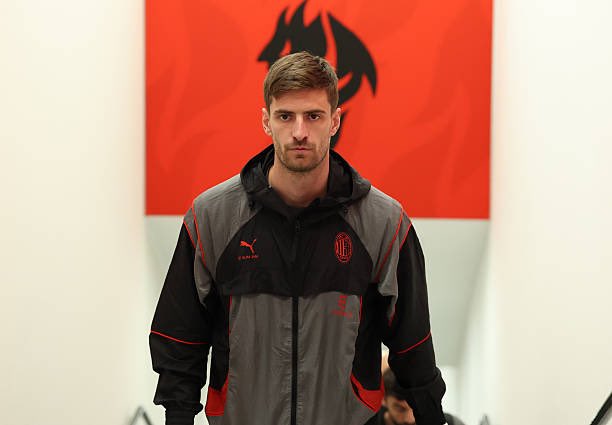 🏥❓ Concern for Gabbia

He will undergo further tests between today and tomorrow, as he’s still experiencing discomfort. The issue could be more serious than initially thought. 

❌The derby is at serious risk