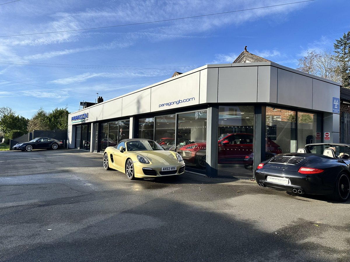 ParagonPorsche's tweet photo. Paragon Today: #moday 🔵

Date: Monday 2nd March 2026
Weather: Sunshine ☀️    
Temp: High of 13ºC

#Paragon #Porsche #showroom #service https://t.co/c2wEfEc4Oi