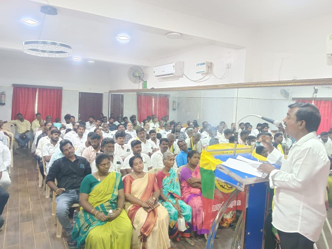 தமிழக வாழ்வுரிமைக் கட்சி
திருப்பெரும்புதூர் நாடாளுமன்றப் பொதுக்குழுக் கூட்டம் – தமிழக வாழ்வுரிமைக் கட்சியின் தலைவர் அண்ணன் <a href="/VelmuruganTVK/">Velmurugan.T</a> அவர்களின் ஆணைக்கிணங்க, திருப்பெரும்புதூர் நாடாளுமன்றப் பொதுக்குழுக் கூட்டம் 01.03.2026, ஞாயிற்றுக்கிழமை காலை 10.00 மணிக்கு, போரூர் அருகிலுள்ள