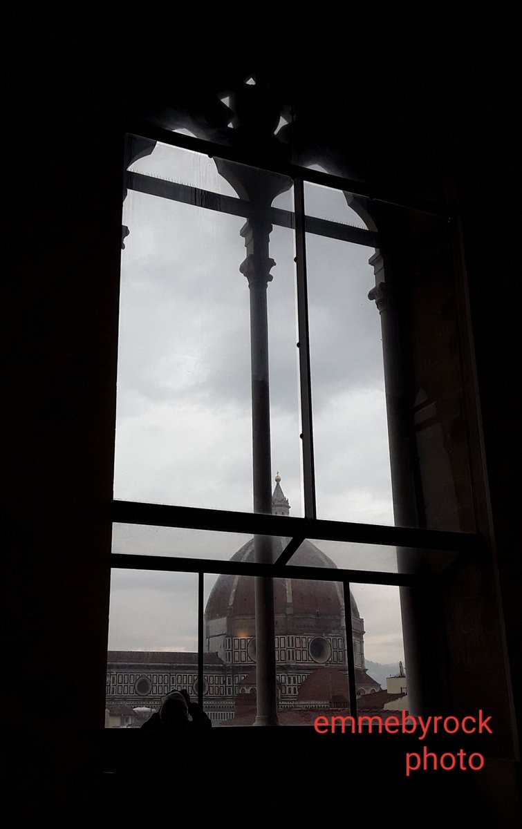 emmebyrock's tweet photo. Ammirando la #Cupola del #Brunelleschi dalle ampie vetrate del #Museo di #Orsanmichele a #Firenze
#GuardareInAlto #emmebyrock #photo https://t.co/VPSf3CemCX