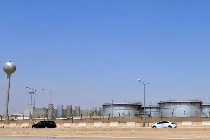 Irandiasporaa's tweet image. Iran Reportedly Strikes Saudi Oil Infrastructure — VIDEO - Caspian Post dlvr.it/TRF47j #Iran #SaudiArabia #OilInfrastructure #Aramco #MiddleEast