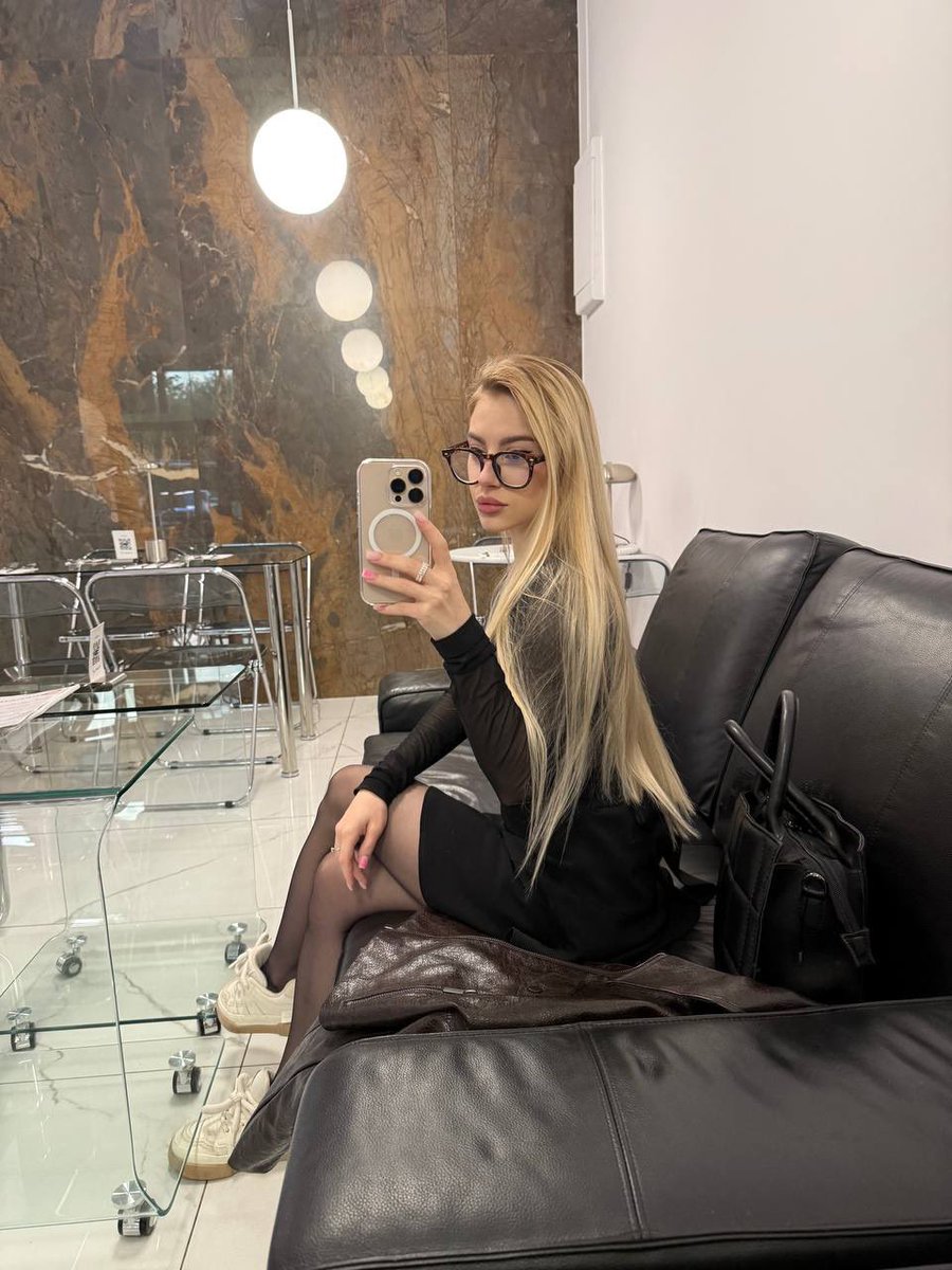 Eva Frost ❄️ tweet media