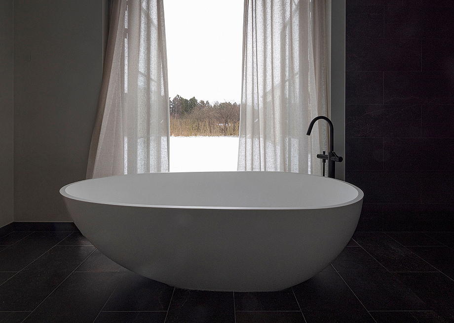 Interior_es's tweet image. Diseñada por @NormArchitects, esta #casa se define por una #arquitectura y un #interiorismo de líneas depuradas y una paleta sobria de #materiales y #colores que transmite claridad y calma.
-&amp;gt; Fotografías: Jonas Bjerre-Poulsen
-&amp;gt; interioresminimalistas.com/2026/03/02/exp…
-&amp;gt; #Selandia #Dinamarca