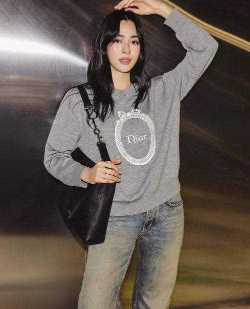 noona15691's tweet image. ลุคสนามบิน Lingling Kwong @linglingsirilak บินไปปารีส #FFW
สวย เท่ น่ารักมากค่ะ😍

LINGORM TAKEOFF TO DIORAW26
#LingOrmDiorAW26APTLook
#linglingkwong 
#Dior #DiorAW26 
@Dior