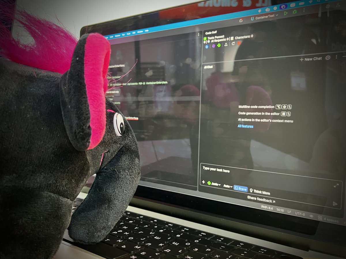 PhpStorm, a JetBrains IDE tweet media