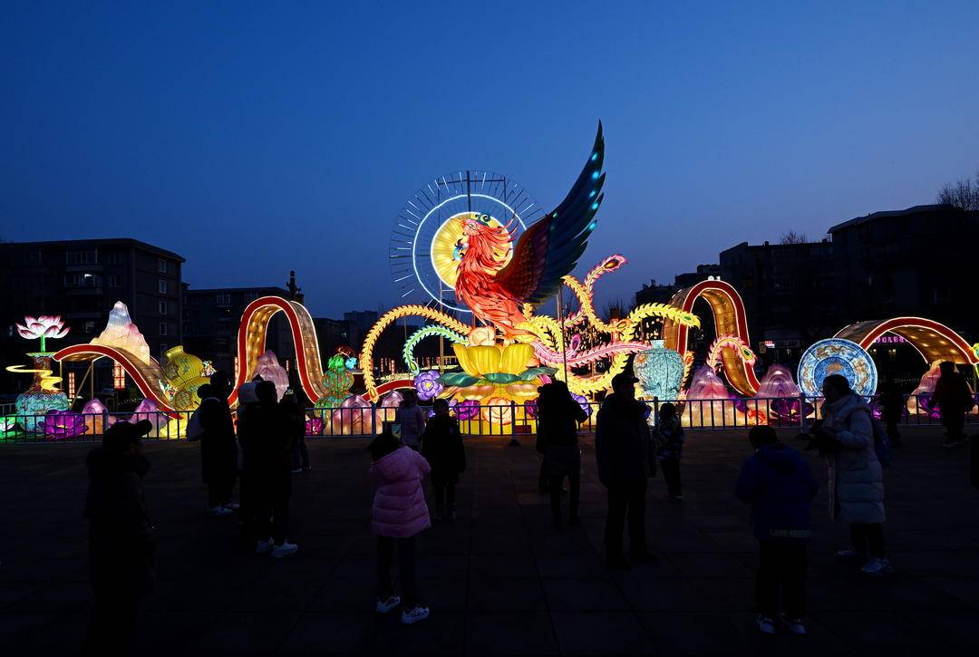 iLiaoning's tweet photo. A themed lantern fair shines #Shenyang Fangcheng in #Liaoning Province. Immerse yourself in the stunning night views and vibrant festive atmosphere. Are you ready to experience this amazing lantern feast?
#LanternShow #LanternFestival #YearOfTheHorse https://t.co/Fd6qbFJrcx
