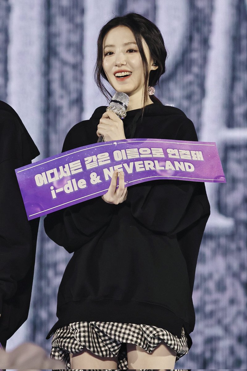 28capy__'s tweet photo. 260222 Seoul Day2
💜🖤

#SHUHUA #슈화 #舒華 
#idle #아이들 https://t.co/wVxZkt8xas