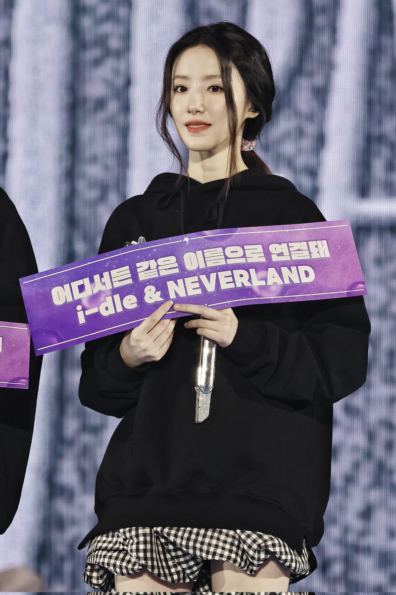 28capy__'s tweet photo. 260222 Seoul Day2
💜🖤

#SHUHUA #슈화 #舒華 
#idle #아이들 https://t.co/wVxZkt8xas