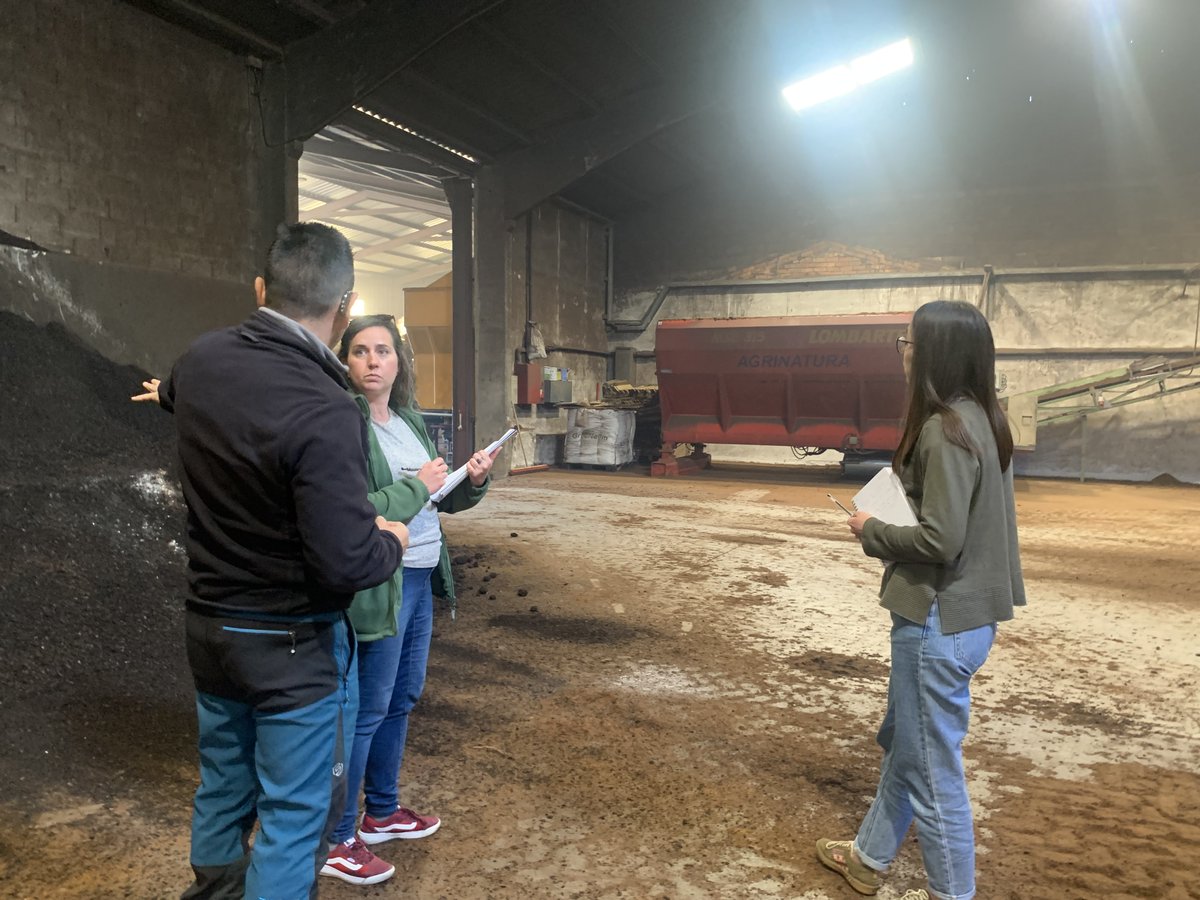 CITAAragon's tweet photo. En el marco del proyecto #PEATLESS visitamos Hermanos Marco De Celadas SL, una empresa especializada en la producción de #sustratos de alta calidad para viveros, jardinería y truficultura, además de abonos y humus de lombriz 🌱 https://t.co/rIpk3d4WFY