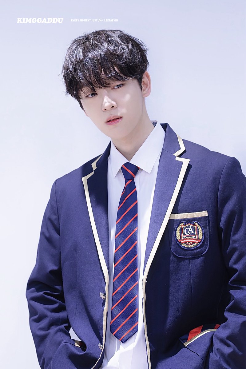 260228 시즌그리팅 팬사인회

민혁이💙

#이태빈 #LEETAEVIN