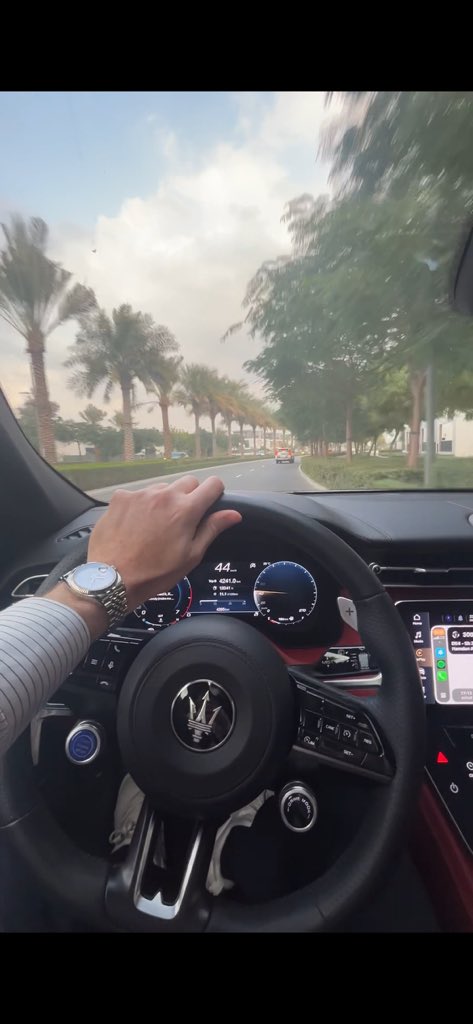 ChrisptoBro's tweet photo. For all the Dubai haters. I left the UK for a new challenge not because I hate the UK https://t.co/kDrv4sCZfR