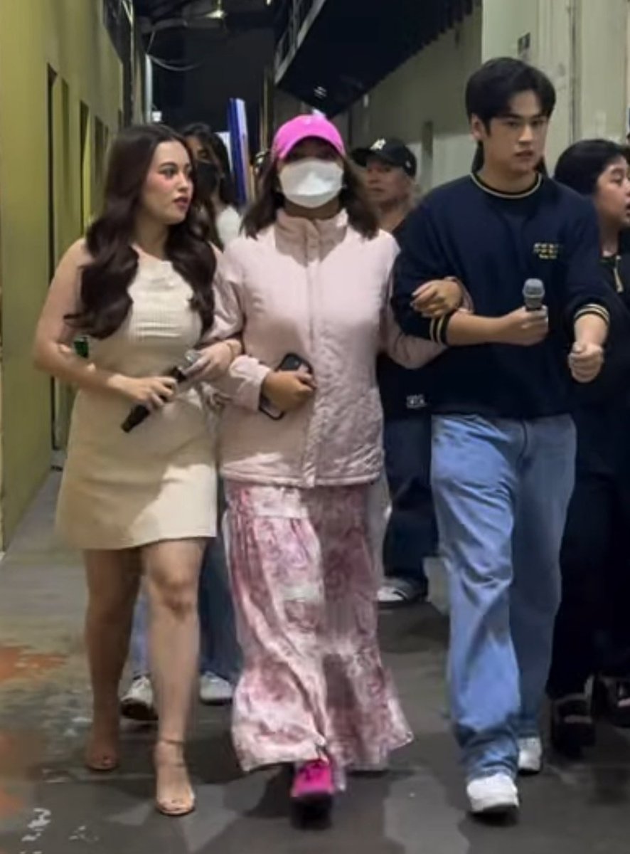 Nasaan si Carmelle?

NANDITO, NAKA-PINK