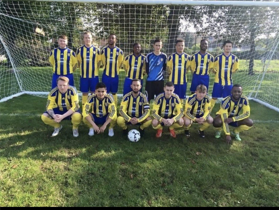 TrueGrassroot's tweet photo. Really sad to see another #SundayLeague team fold, @GroundHoppersFC have called it a day. I have such great memories of them, going back to their Met. League days and the legendary Paul Patten, what a great football person. Will miss you all guys😢❤️❤️❤️❤️ https://t.co/84FzUTtnB1