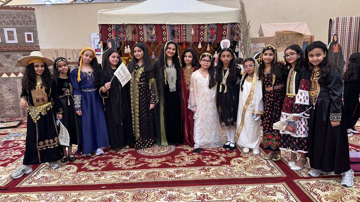 مدارس دانة العلوم tweet media