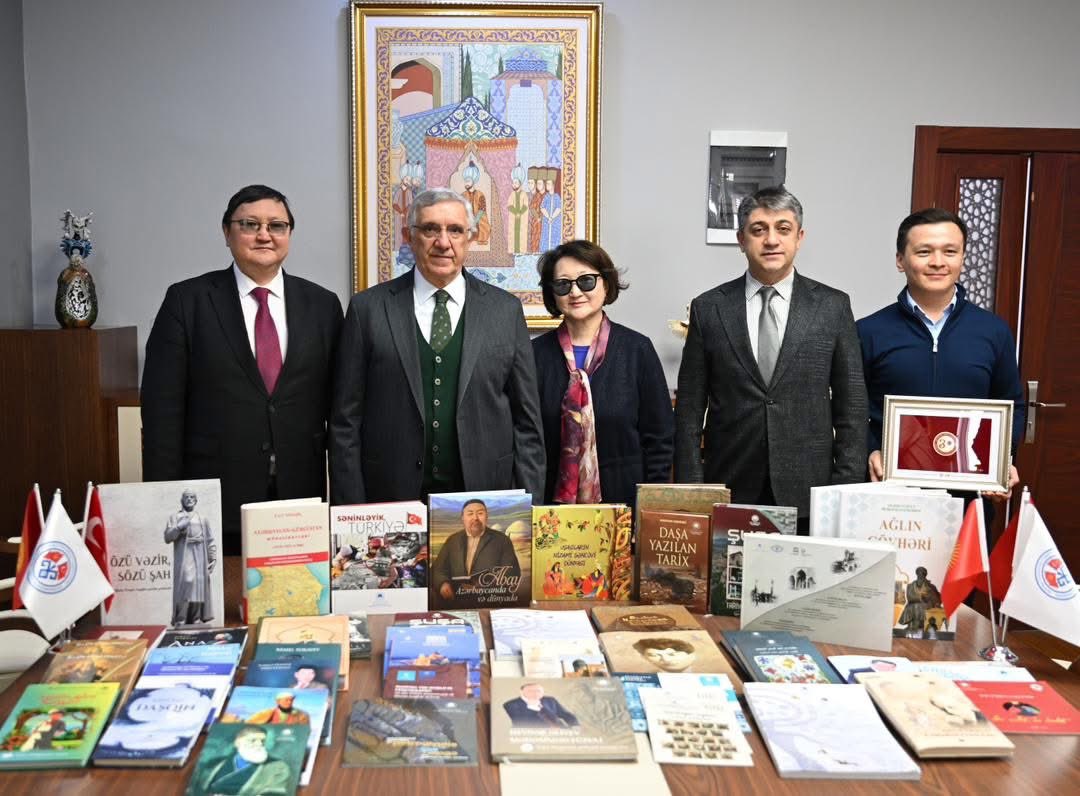 📚 Books published by the Turkic Culture and Heritage Foundation were presented to the Library of Kyrgyz-Turkish Manas University during the official visit of the Foundation’s President Mrs. Aktoty Raimkulova to the Kyrgyz Republic.