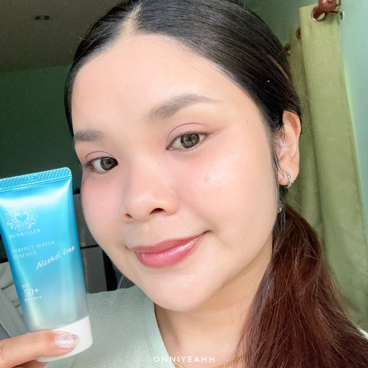 wch_reviews's tweet image. เพิ่งรู้ว่า Kissme มีกันแดดด้วย SUNKILLER Perfect Water Essence N มี SPF50+ PA++++ ป้องกันทั้งรังสี UVA,UVB เนื้อบางเบา เกลี่ยง่าย ซึมไวมาก สามารถใช้เป็นเมคอัพเบสได้ อ่อนโยน สบายผิวสุดๆๆ🫶🏻 #Kissmethailand #KissmeSunkiller #Sunscreen
