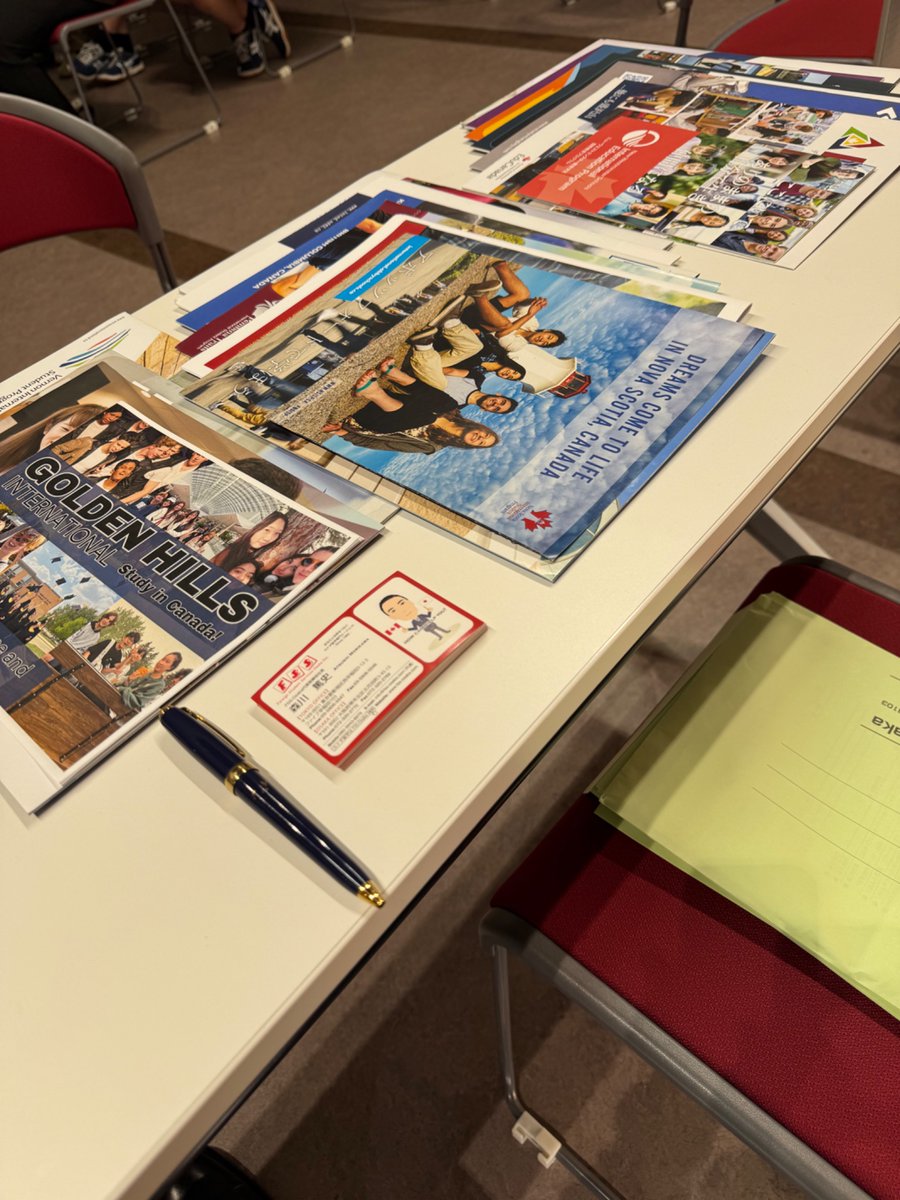 お招きいただいた某学校さんでの留学フェア。時間内ノンストップでお話しさせていただきました。

高校留学は弊社の強みを存分に活かせる三方よし（親御様、お子様、学校に⭕️）の分野なので、こうゆう機会を増やしていきたい。