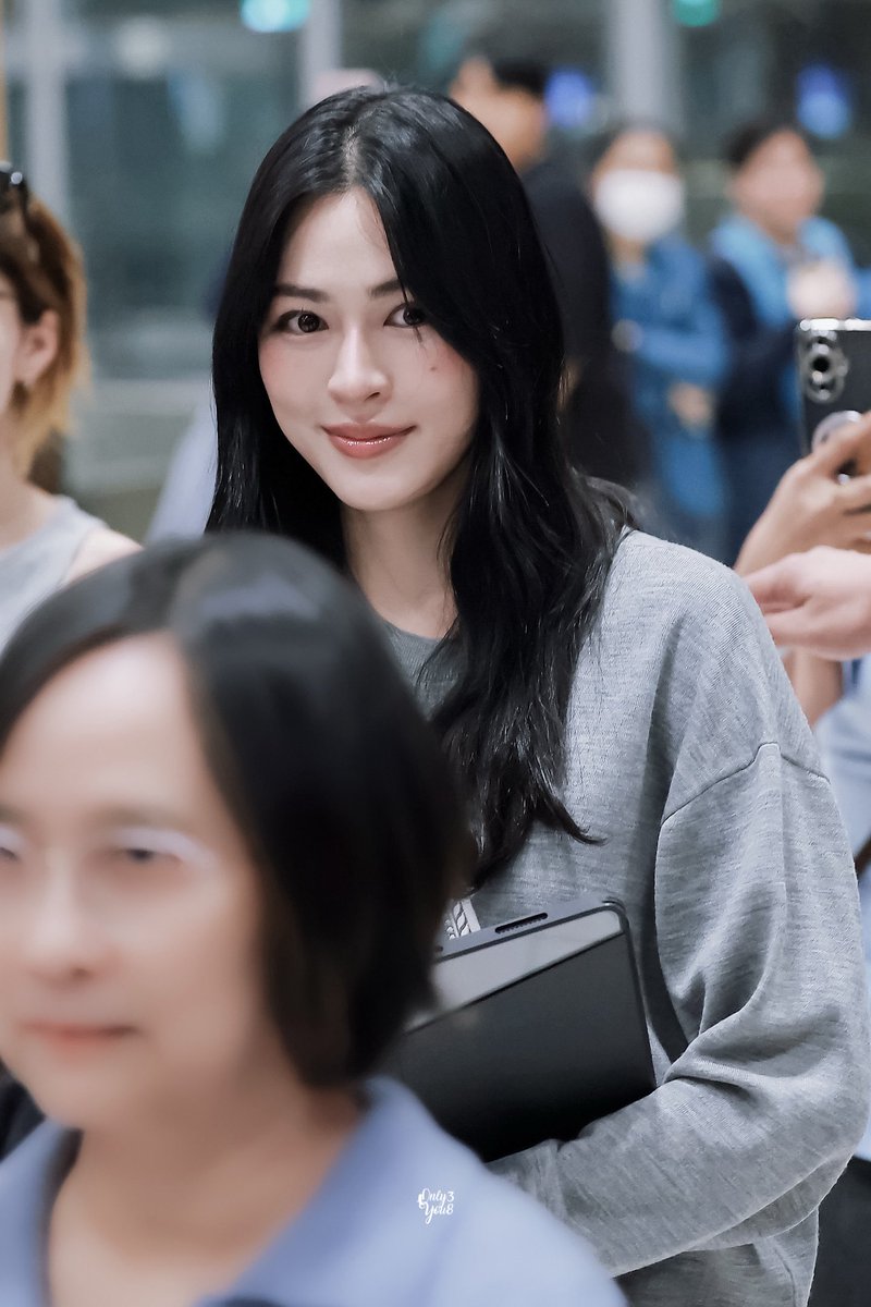 Onlyou_38's tweet photo. 260228 

LINGORM TAKEOFF TO DIORAW26
#LingOrmDiorAW26APTLook
#LinglingKwong  #LingOrm #Dior #DiorAW26 #PFW https://t.co/Vcb88UKMoU