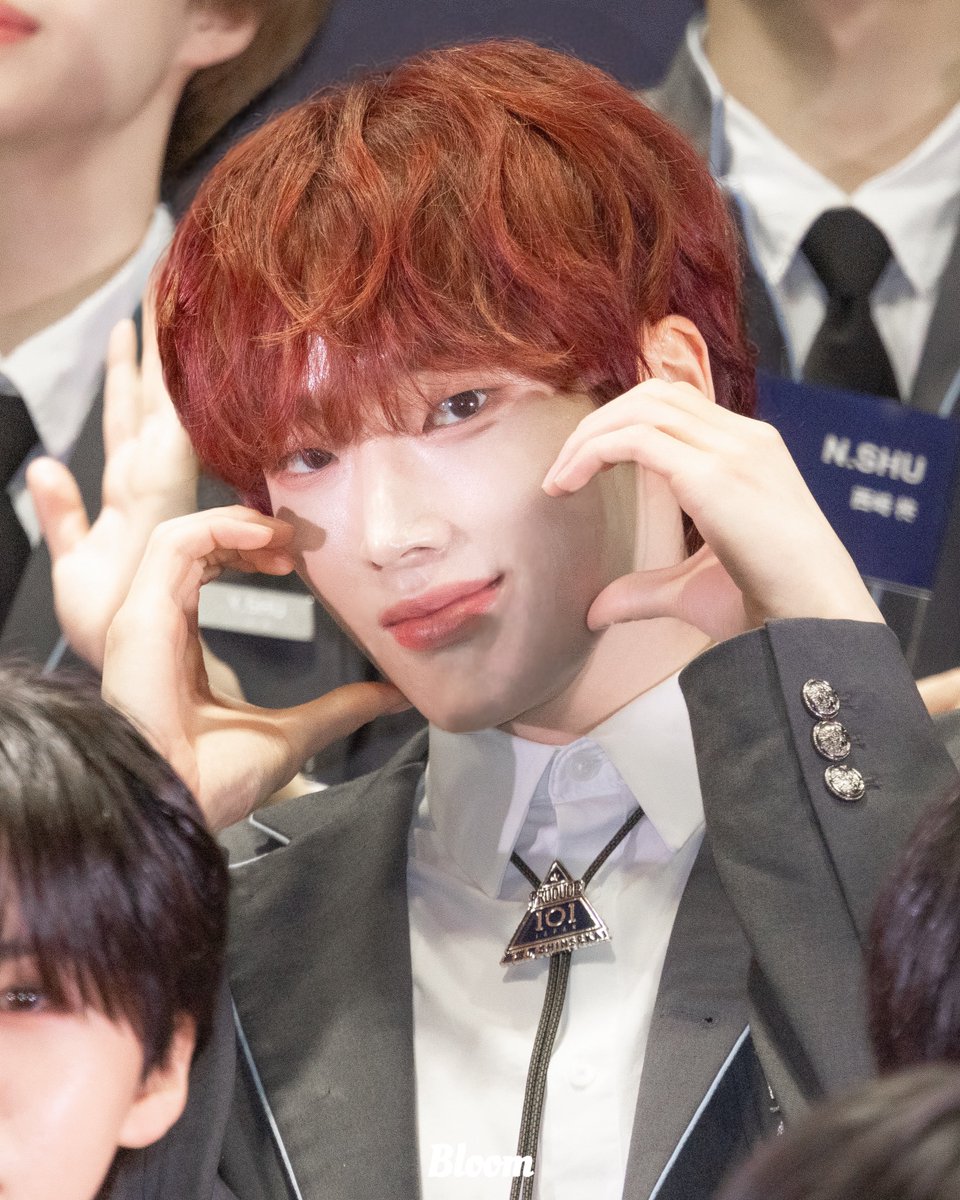 𝐁𝐥𝐨𝐨𝐦 tweet media