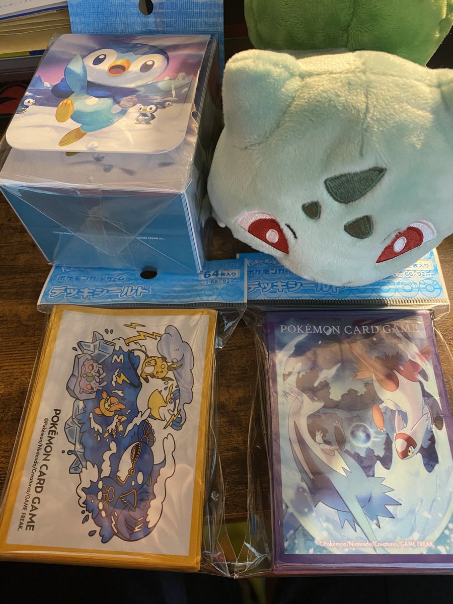 Nd60Pj's tweet photo. 先週の水曜日にポケモンセンターメガトーキョーに行ってきたときに購入したもの。カイオーガたちのスリーブが気に入ったので、これで #サニチャンフェスタ に持っていく！ https://t.co/i48nDtZpBa