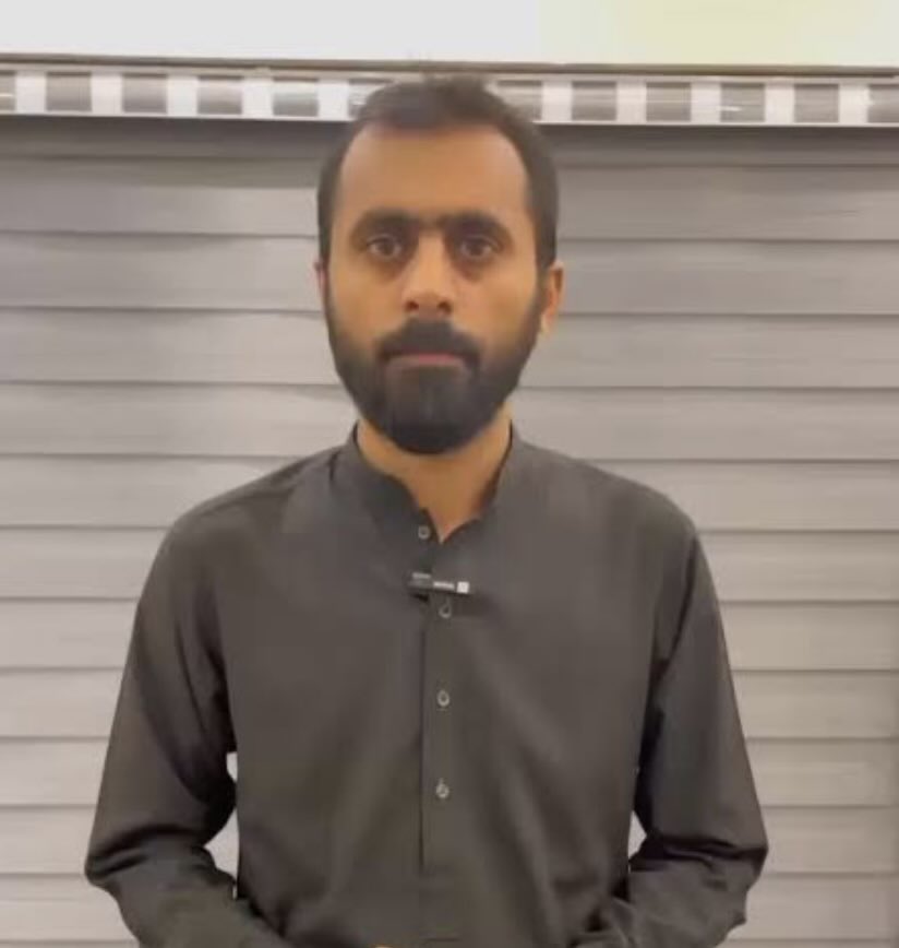 پرائم منسٹر صاحب قوم جاننا چاھتی ہے آخر اس باندر کو کس حرامزادے کی بیک اپ حاصل ہے؟؟؟

نام بتائیں؟