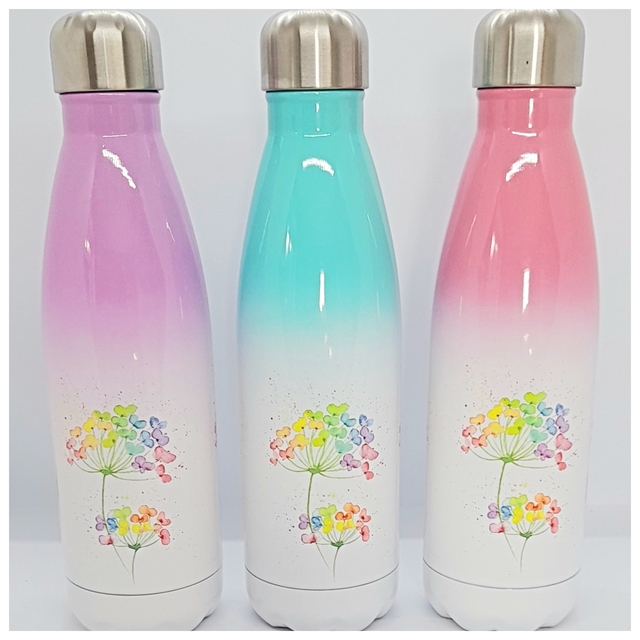 Cheryls_Jewels's tweet image. Wonderful colours and pretty florals in these water bottles from @kblacey for an energising lift thebritishcrafthouse.co.uk/product/arty-w… #CGArtisans #shopindie #elevenseshour