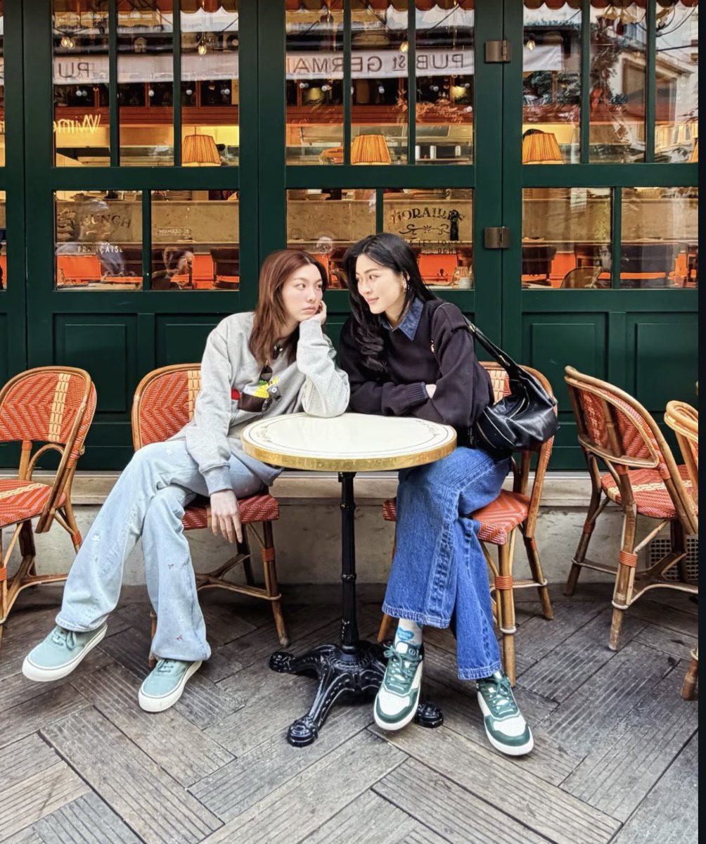 เหมือนสิ่งนั้นมากกกกกกกกกกกก👩🏻‍🤝‍👩🏼💞
ขอคนเข้าใจ ประมาณ 1127 ล้านคนค่ะ 🫠

LINGORM TAKEOFF TO DIORAW26
#LingOrmDiorAW26APTLook
#LinglingKwong #OrmKornnaphat  #LingOrm #Dior #DiorAW26 #PFW  <a href="/Dior/">Dior</a> <a href="/linglingsirilak/">linglingsirilak</a> <a href="/ormmormm/">orm kornnaphat🌈</a>