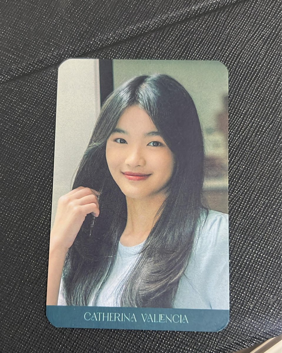 rxzkammr_'s tweet photo. WTS PC Erine Gaze of Dream Kalender 2025.
COD MnG Mei, barang di LN.
#Photocard #Photopack #Erine #JKT48 https://t.co/IQnqmcTcra