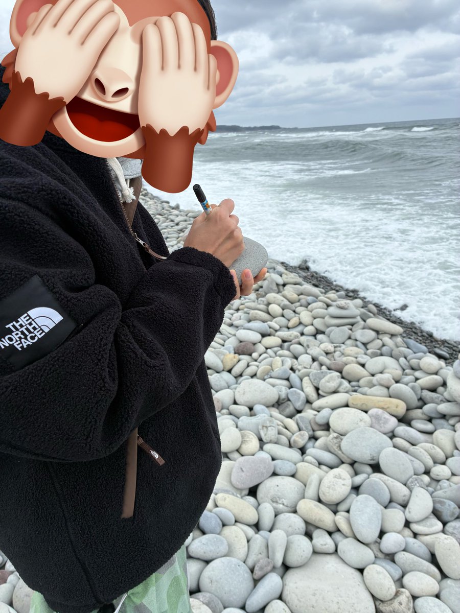 talisker65029's tweet photo. 最近オールインクルーシブのホテルにはまってて今月は鳥取に行ってきた🍻
海が好きなので鳴り石の浜へ🌊
石に願い書いて海に投げたら叶うらしい😊
彼女はなんて書いたんかな🧐
帰りは有馬温泉で食べ歩きした♨️ https://t.co/2jo50NiKav