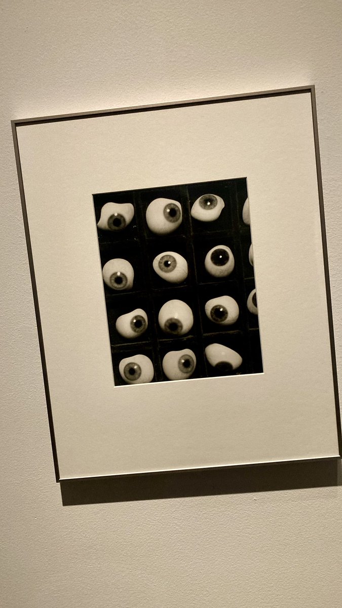 昨日は大阪中之島美術館の「拡大するシュルレアリスム」へ。ダリやマン