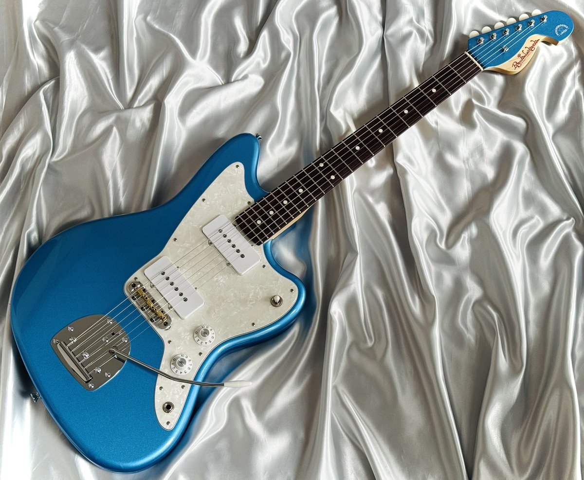 明るく発色の良い水色系のメタリックを マッチングヘッドにて仕上げ