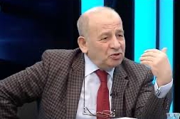 sevincozarslan8's tweet photo. Ceza hukukçusu Prof. Dr. İzzet Özgenç, KHK yargılamalarına ilişkin önemli bir paylaşım daha yaptı.

“Affa değil, yeniden (adil) yargılamaya ihtiyaç var. İnsanları, somut bir suç işlemedikleri ve hatta somut bir suç işlemeye yönelik hazırlık içinde bulunmadıkları takdirde, terör suçlusu olarak damgalamak, hukuk vicdanıyla bağdaşmaz.”

https://t.co/ECSUEkUWRE