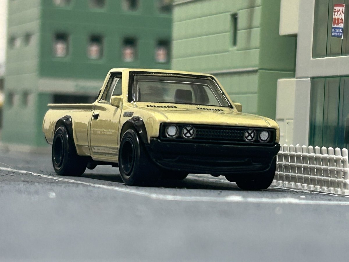 ダットサン620が着弾！ 色とホイールのチョイスが良いですね〜 #ホット