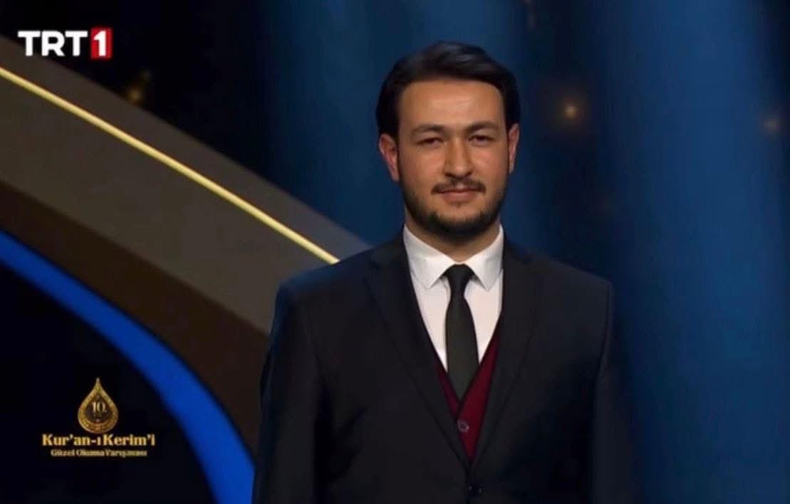 TRT ekranlarında yayınlanan Kur’an-ı Kerim’i Güzel Okuma Yarışması’nda çeyrek final birincisi olarak bizleri gururlandıran #Elbistanlı hemşehrimiz Mustafa Avni Çelik’i yürekten tebrik ediyoruz.

Kur’an-ı Kerim’i güzel tilavetiyle gönüllere dokunan, şehrimizi en güzel şekilde