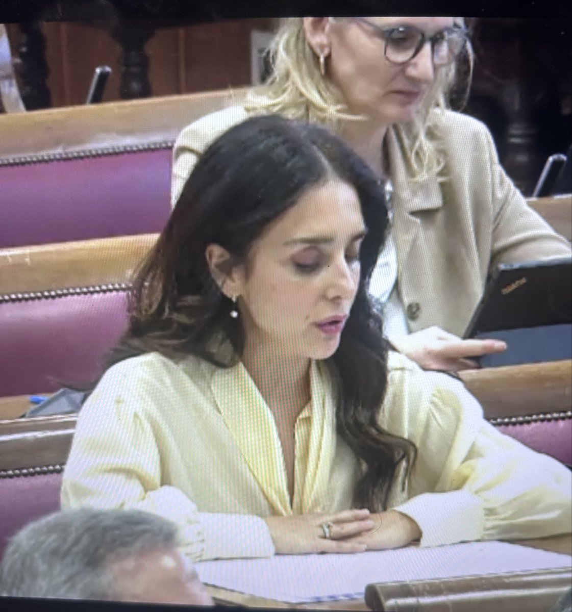 Zapatero desmontando, una a una, las mentiras de la derecha. 
Ha dado datos, mostrado documentos,  explicado su trabajo y reivindicado su lealtad como expresidente. No como otros. 

No son más que una banda llena de odio a la izquierda incapaz de asumir la realidad institucional.