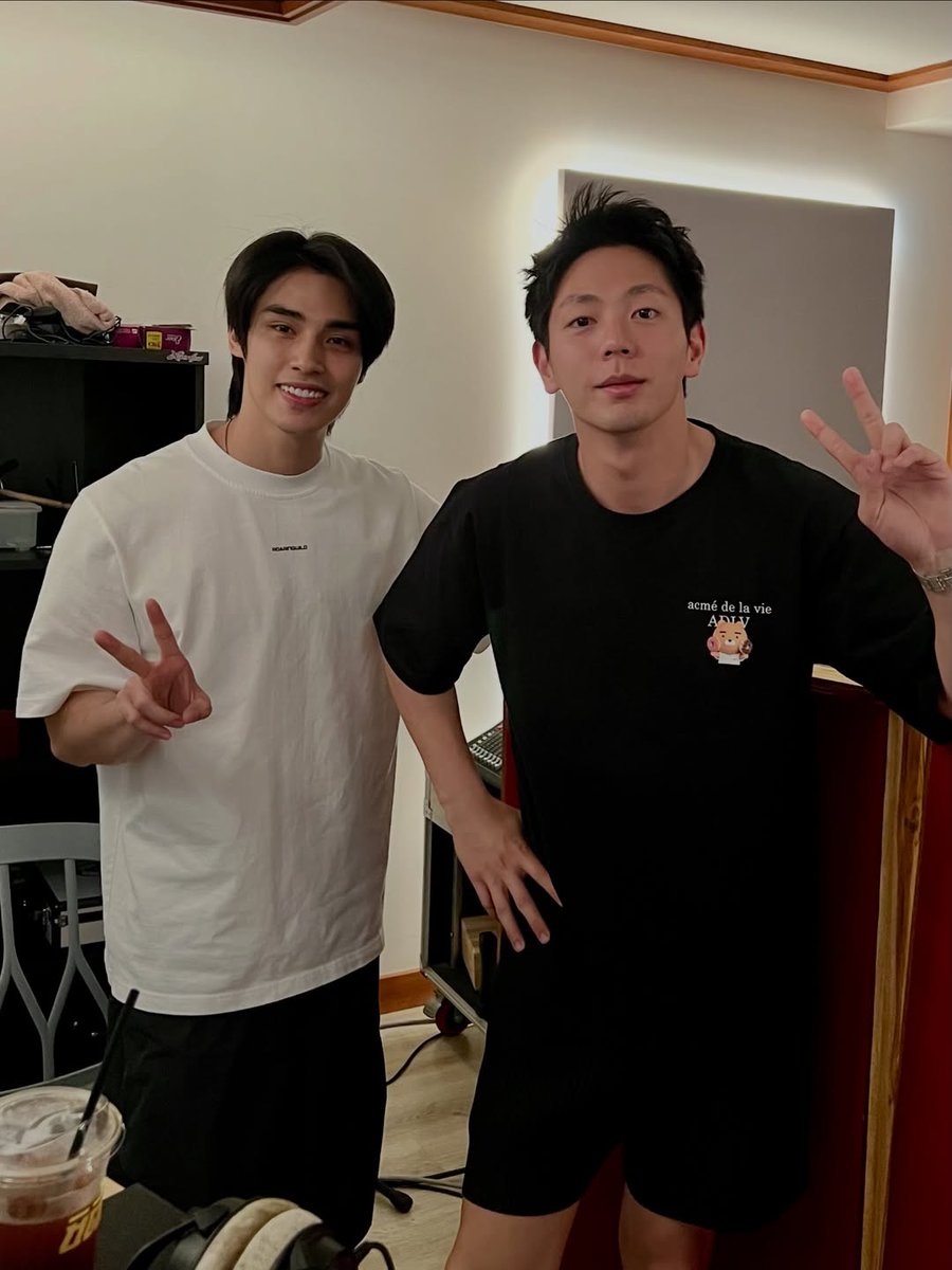 UpPoompatBRfc's tweet photo. 02.03.2026 update IG:@.liveinbabel.studio

Gald to see you again ☺️

#UpPoom #uppoompat #poompps
 #liveinbabel #babelstudio #recordingstudios
@uppoompat @poompps1 https://t.co/AsQFMpBRdR