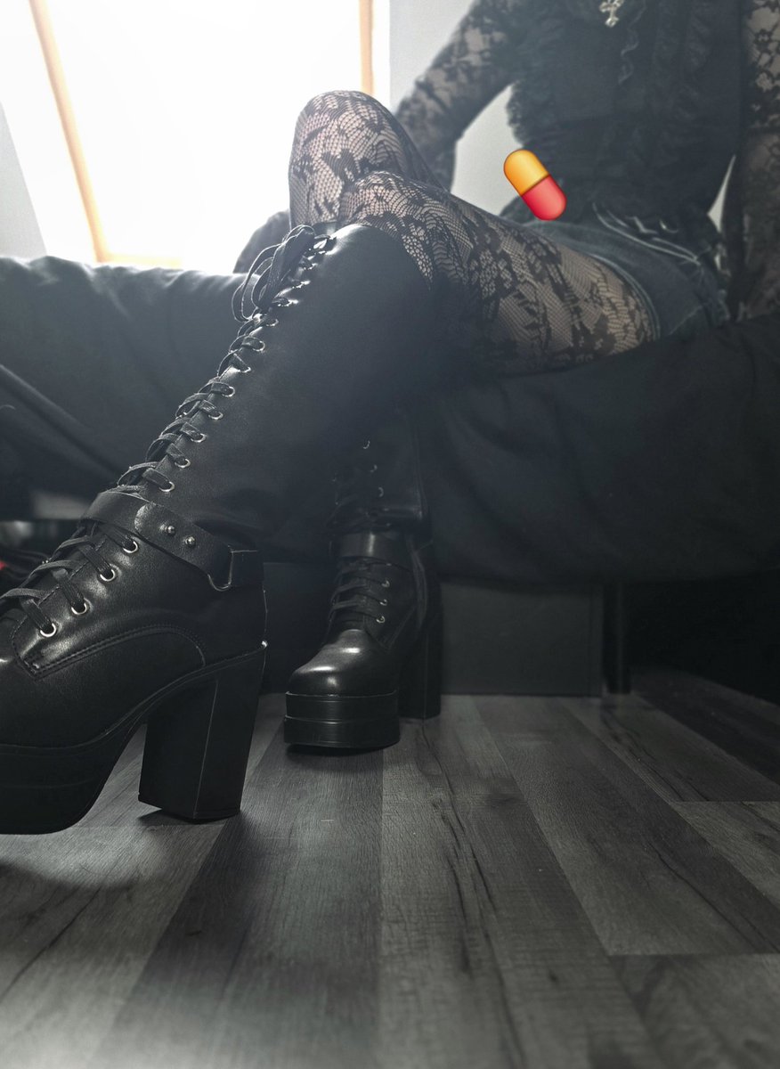 IndulgeKaterina's tweet photo. We both know you're addicted to me
#boots #findom #tribute #mistress #worship #paypig #goddess #humanatm #boot #ThighHighBoots #dom #bootfetish #footfetish #bdsm_ #gothic #findomme #paypigs #subs #cashcows #feet #paypiggy #Today https://t.co/WUmyKW3W1w