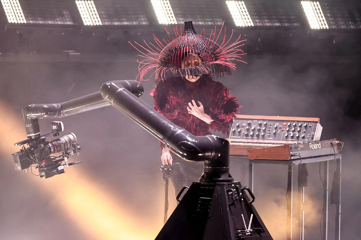 PROLIGHTS tweet media