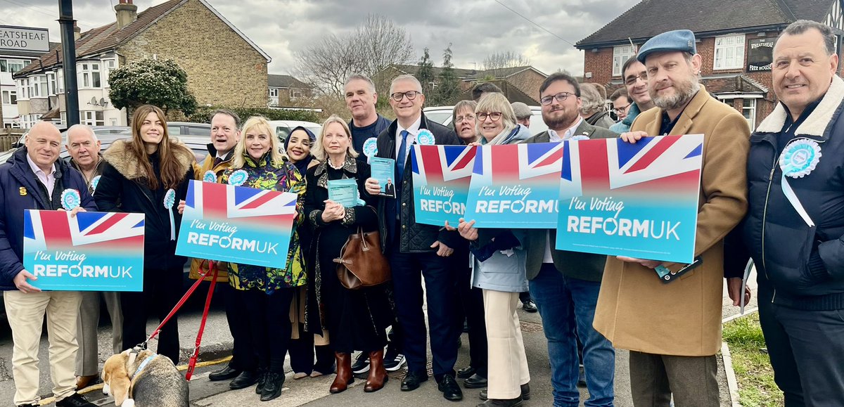 AndrewRosindell's tweet photo. ➡️ On Saturday, I led a Reform UK Action Day across Romford, with my new team of candidates and local activists, all working to ensure that Havering Town Hall is put back in safe hands after the local elections on Thursday 7th May.

➡️ Reform UK teams were out on the doorsteps across Romford in all eight wards, including Havering-atte-Bower; Hylands and Harrow Lodge; Marshalls and Rise Park; Mawneys; Rush Green and Crowlands; St. Alban’s; St. Edward’s; and Squirrels Heath and received a fantastic response from local residents.

➡️ The aim is to get my new "Team 23" Reform UK candidates elected as councillors in May to recuse Havering from years of poor management and neglect by the old political parties that have controlled our Town Hall for so long and fight back against Sadiq Khan to protect our "town and country borough".  ➡️ For decades, Labour, Conservatives and Residents’ Association controlled administrations in Havering have not looked after our borough and have failed local people.  That will all change in May, if Reform UK win a majority in our Town Hall. We need change in Havering now!

➡️ Then at last we can start work to restore pride to our town centre, provide public services that are efficiently operated and cost effective and get our beloved Union Jack to proudly fly once again from the main flag mast at the Town Hall!

It's time for change in Havering.

It's time for Reform UK! 🇬🇧 🏴󠁧󠁢󠁥󠁮󠁧󠁿🩵