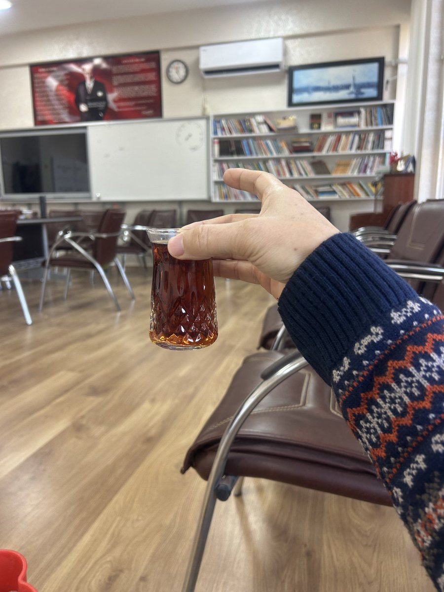 Çayım ve ben😊
Nöbetime biraz ara vereyim.