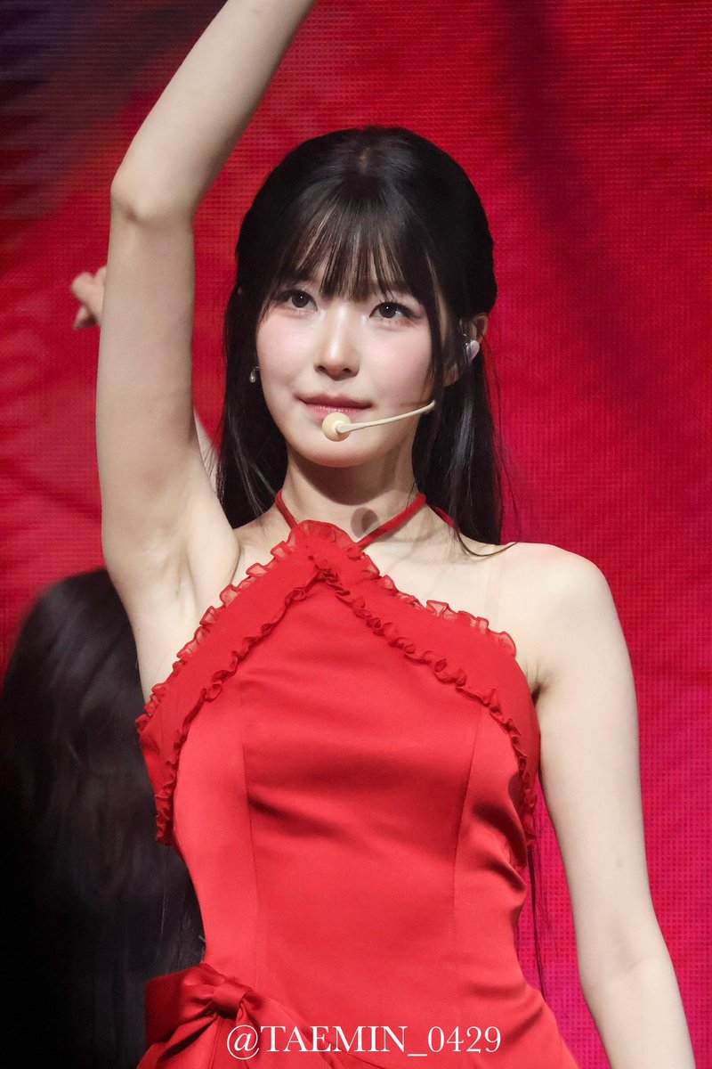 260228

#fromis_9 #프로미스나인 
#BAEKJIHEON #백지헌 #ジホン