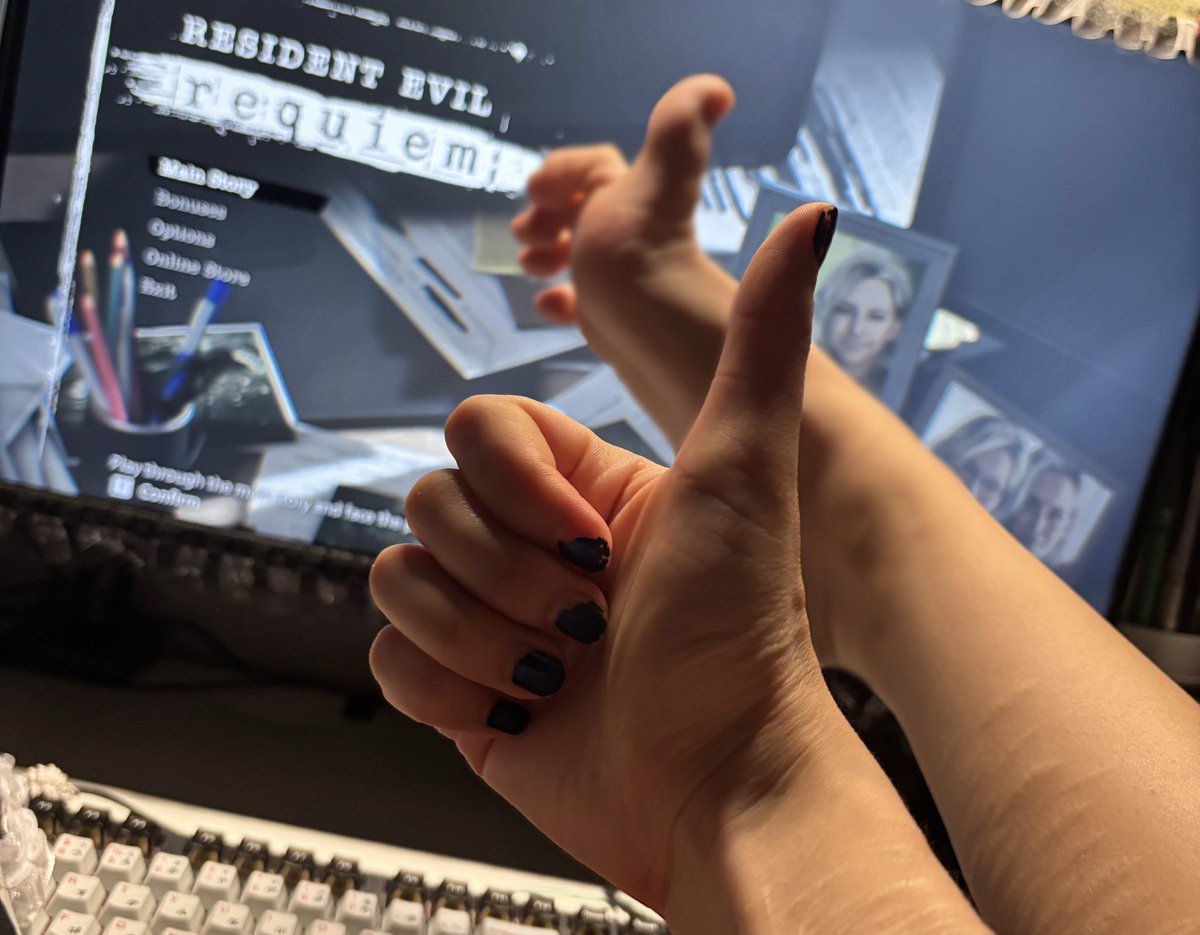 phesh 🪼⋆.ೃ࿔*:･ tweet media